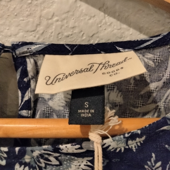 NWT Universal Thread Long Sleeve Blouse - Picture 6 of 6